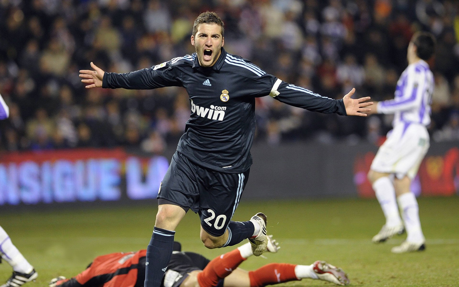 爱游戏体验-国际俱乐部友谊赛中国举办，促进交流互鉴，国际友谊赛有啥用